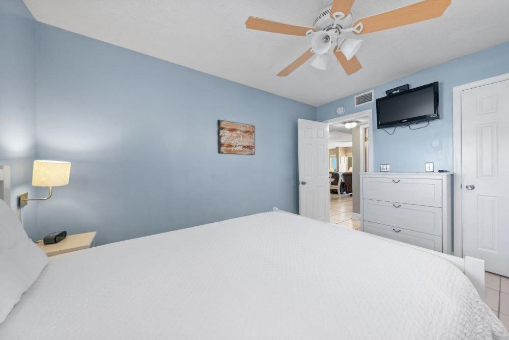 Boardwalk 486 by Youngs Suncoast